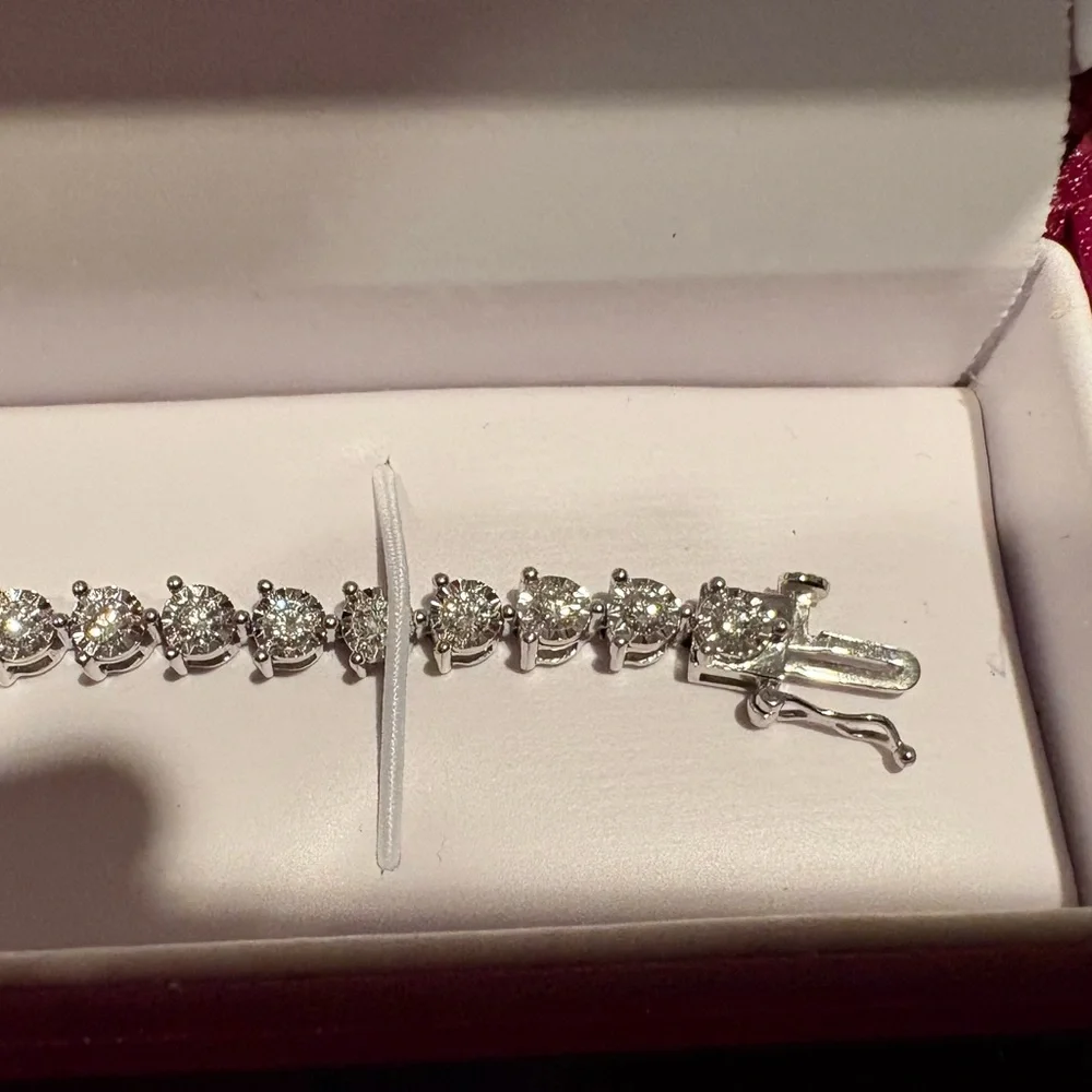 Ladies 10 Karat Tennis Bracelet - Picture 2 of 7